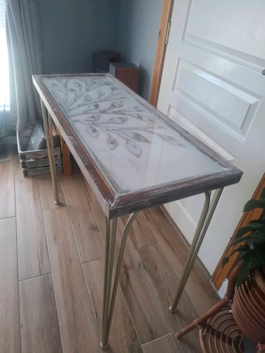 Console Table - Image 1
