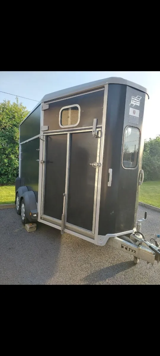 Horse Box - Image 1