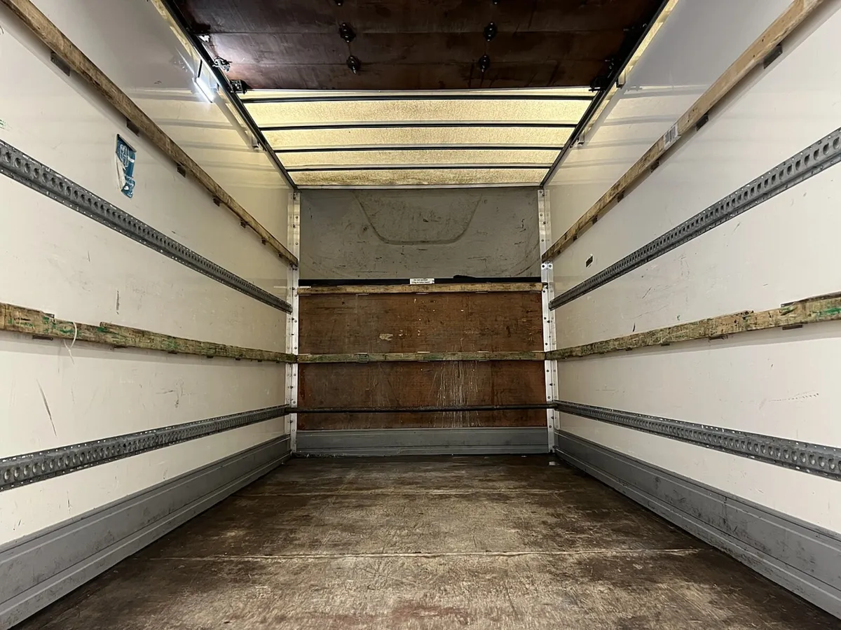 VB - 2022 Ford Transit Luton Box Van - Image 3