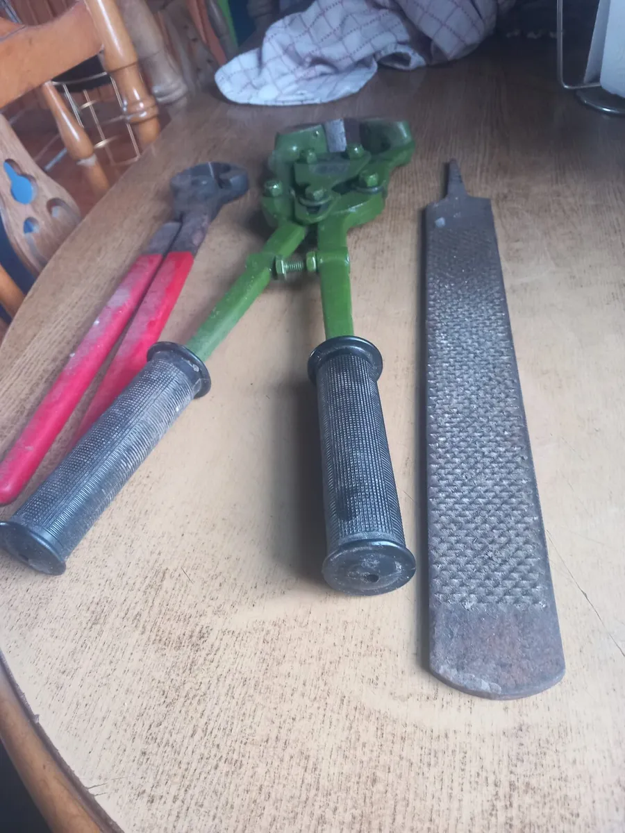Horse tools