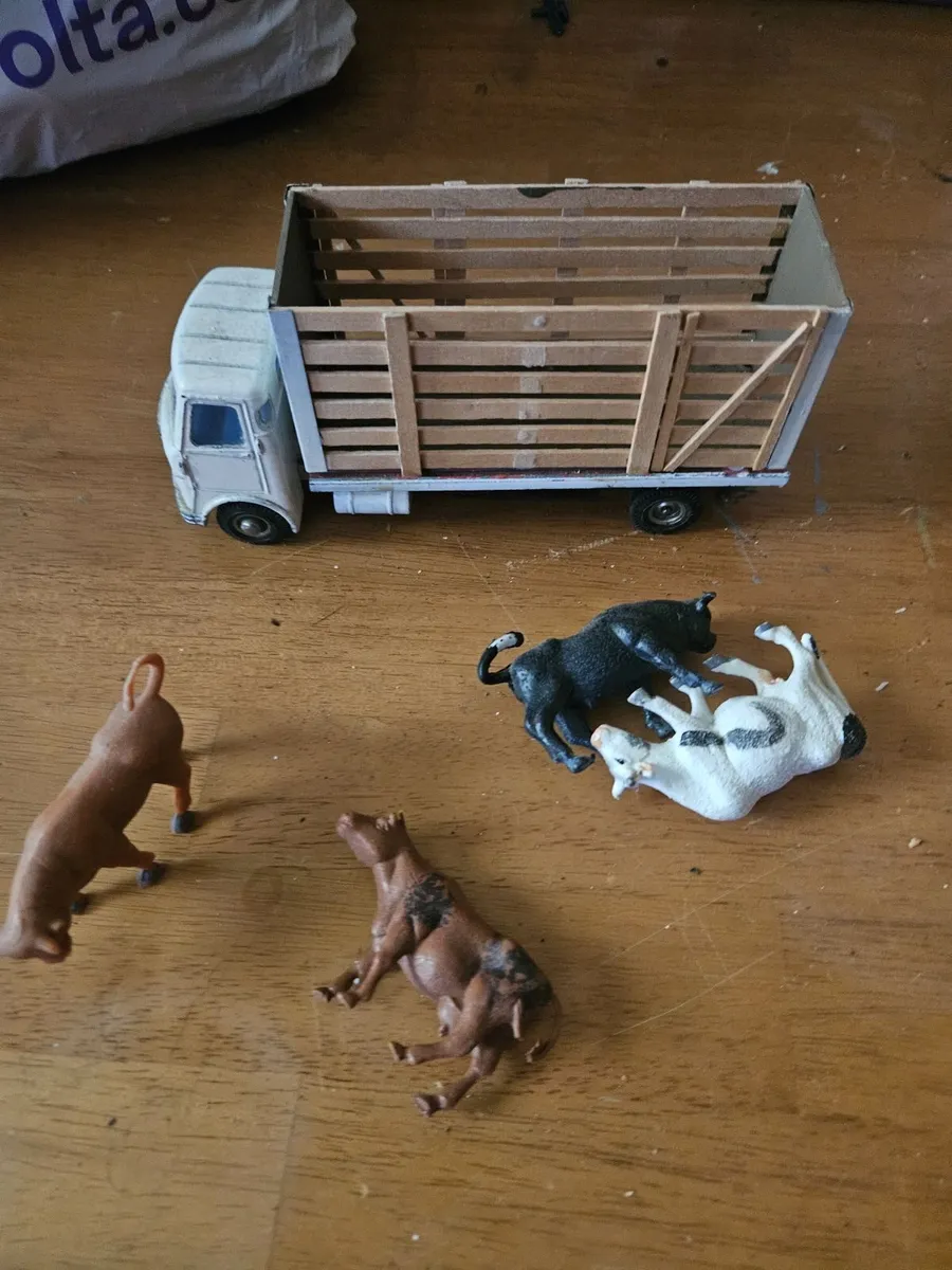 Dinky 1970's Code3 Cattle Truck - Image 1