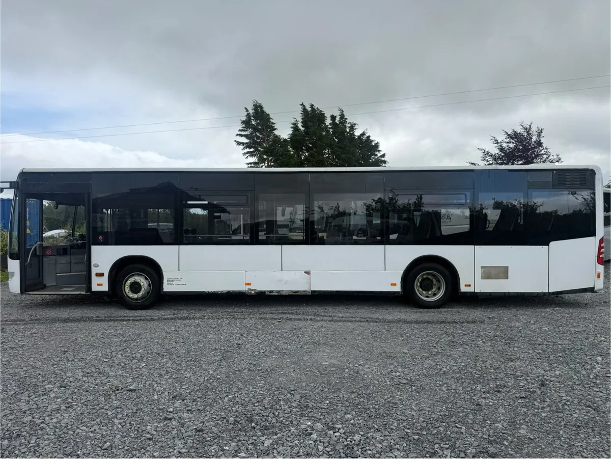 Bus - Image 3