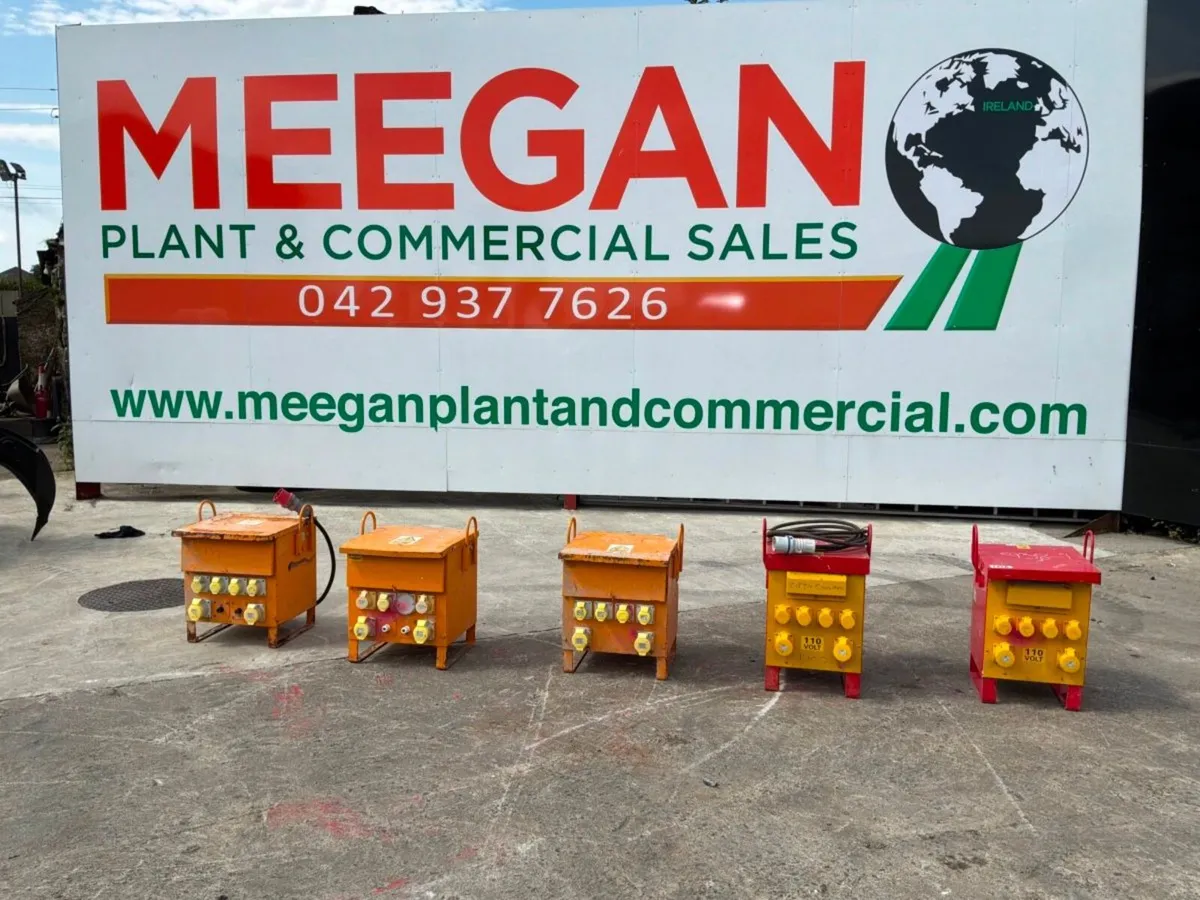 400v / 110v site distribution transformer box..938 - Image 2