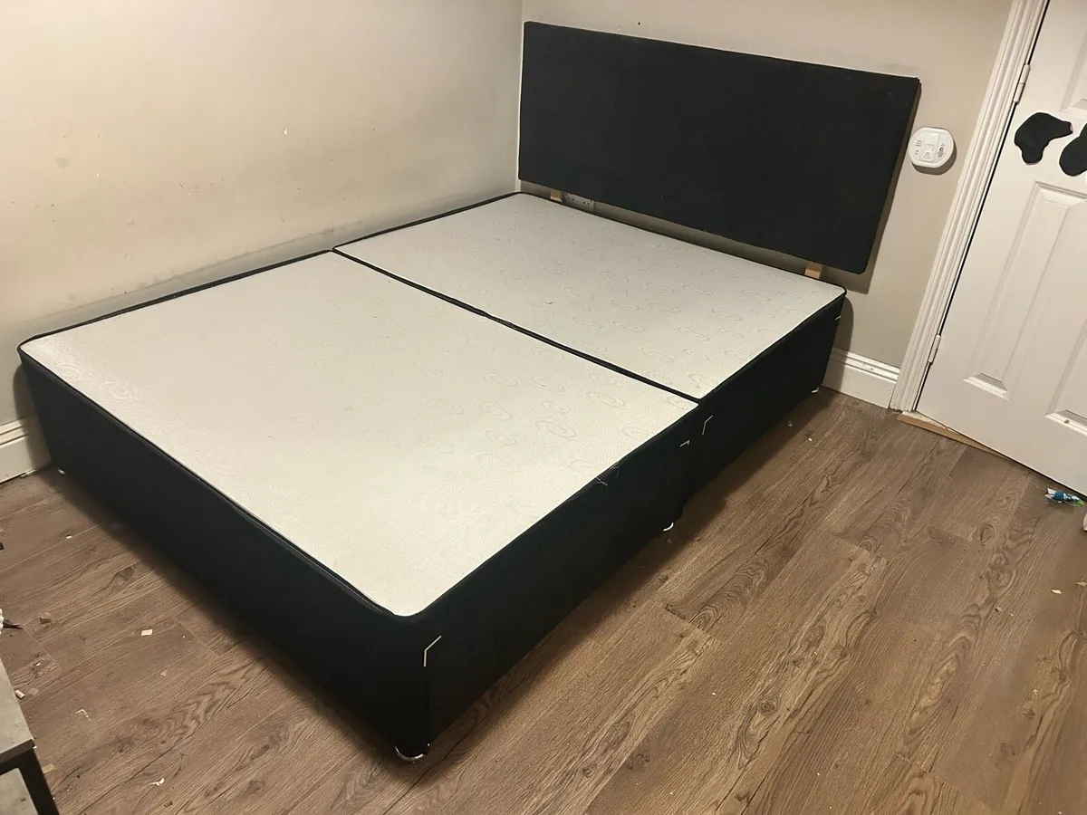 Double bed with storage drawers - Image 2