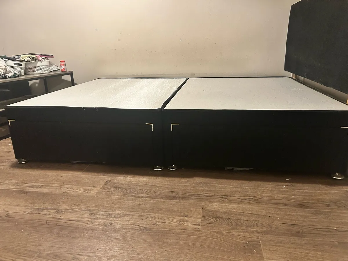 Double bed with storage drawers - Image 1