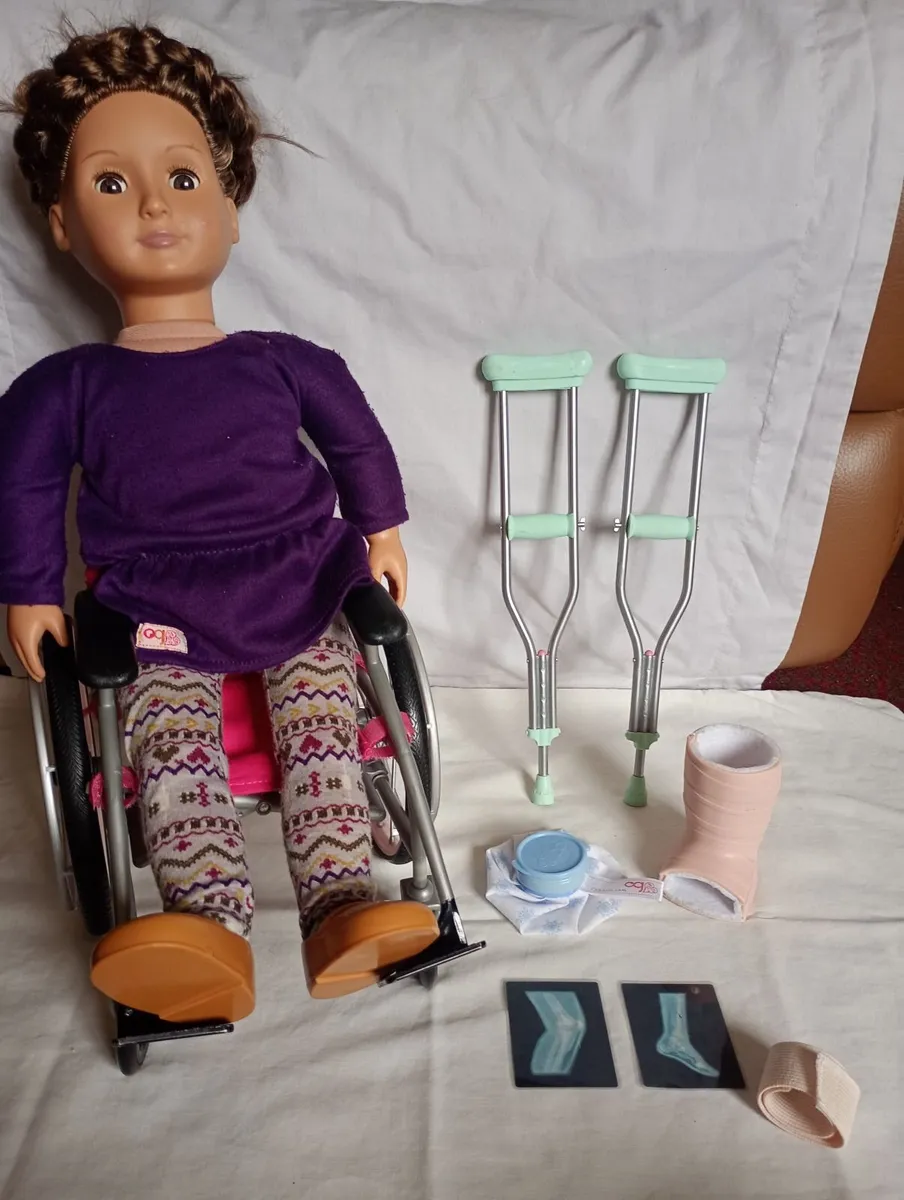 Our Generation hospital/doctors set -toys - Image 2