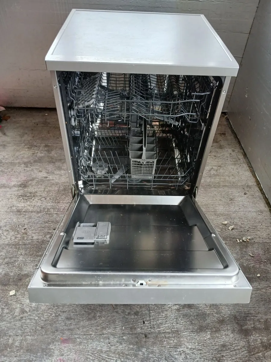 Dishwasher - Image 1