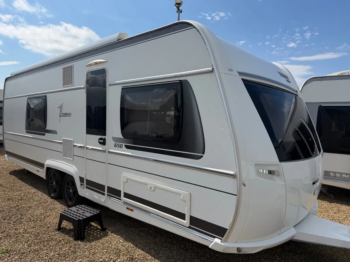2021 FENDT 650 ISLAND BED 4/5 BERTH MINT EXTRAS - Image 1