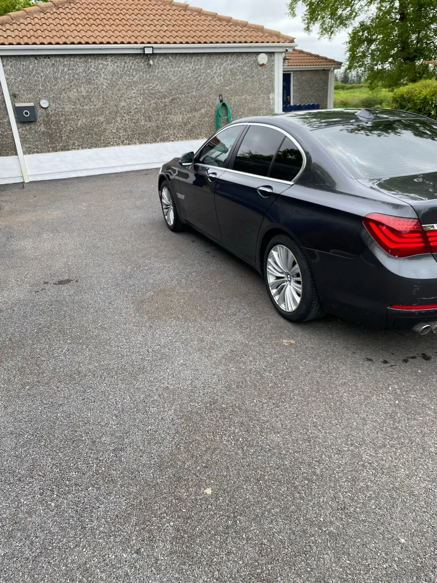 BMW 730d 2015 - Image 2