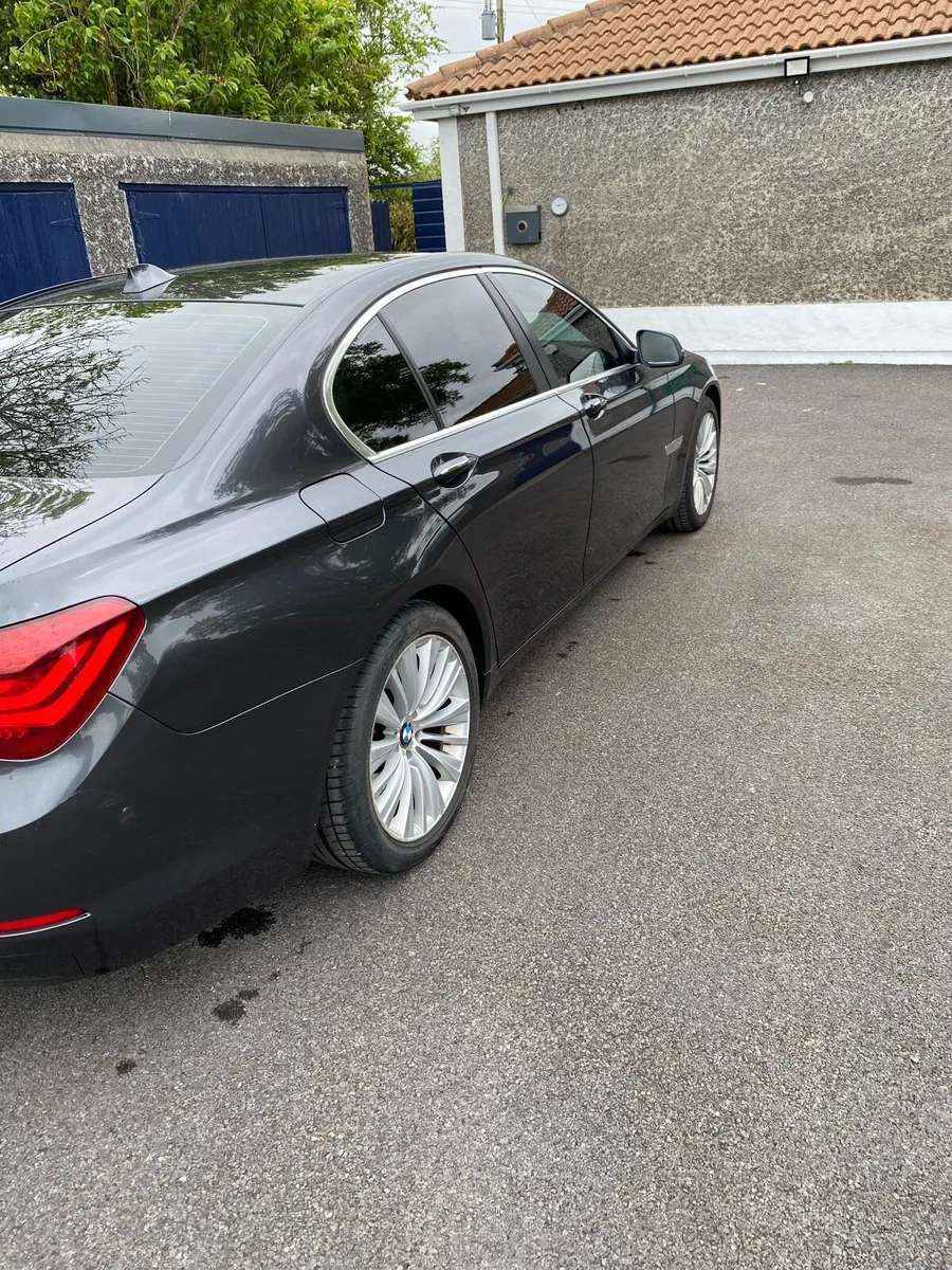 BMW 730d 2015 - Image 1