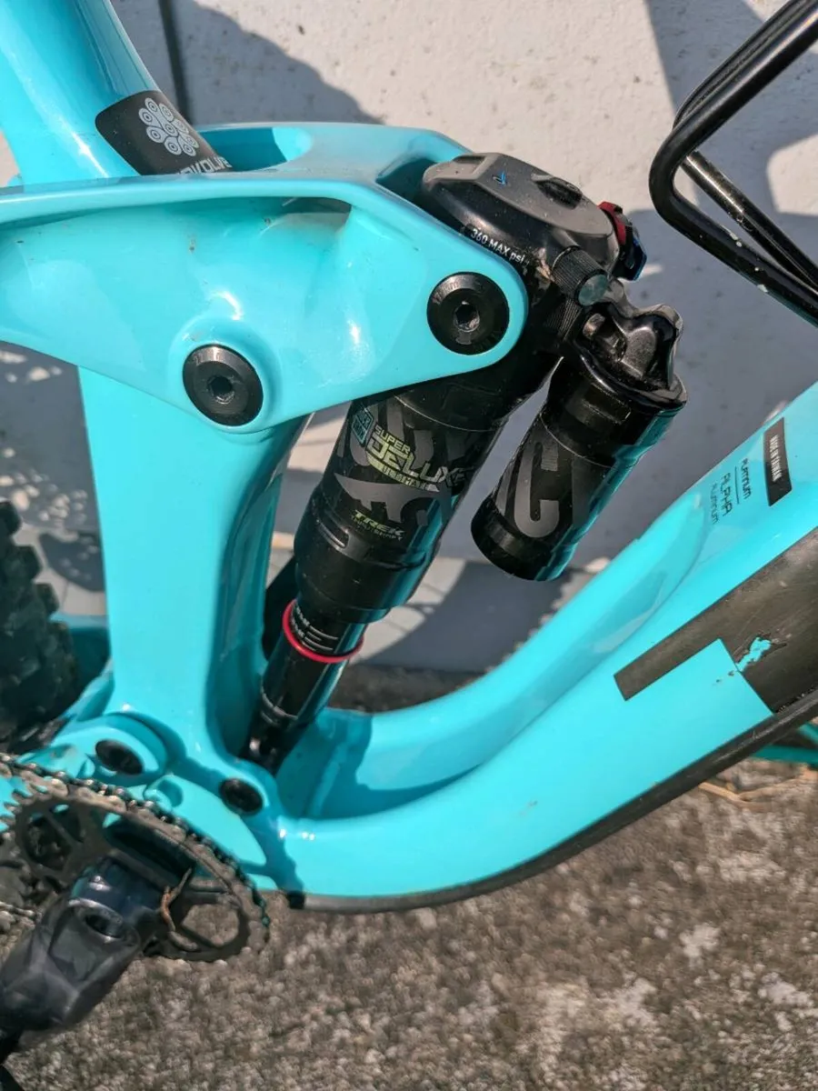 Trek Slash 8 (Large) - Image 2