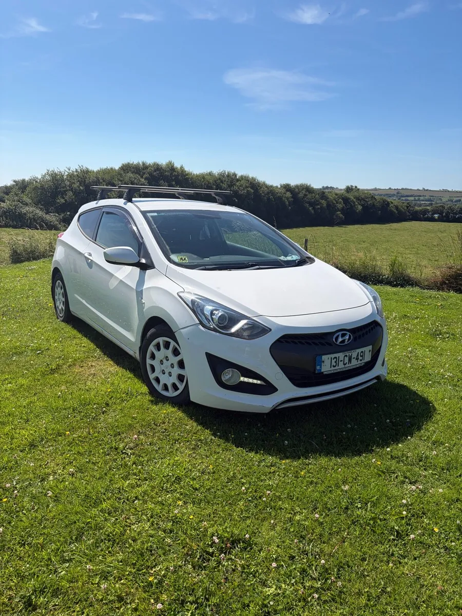 Hyundai i30 Van - Image 1