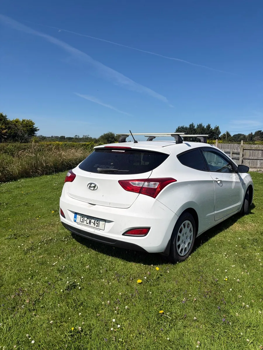 Hyundai i30 Van - Image 3