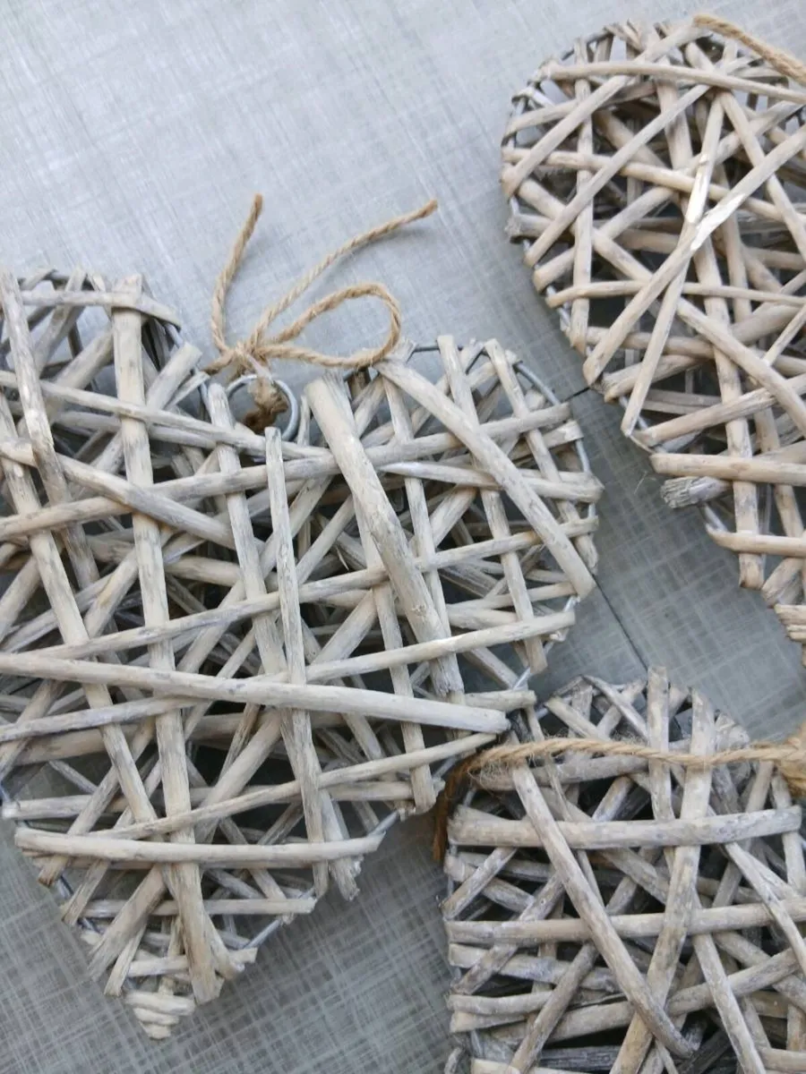 4 new wicker hearts - Image 2