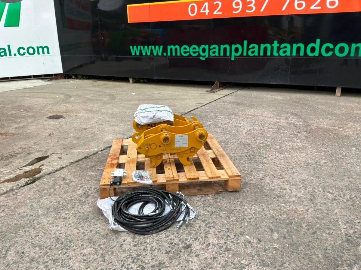 New / unused hydraulic quick hitch.....45mm pins.. - Image 3