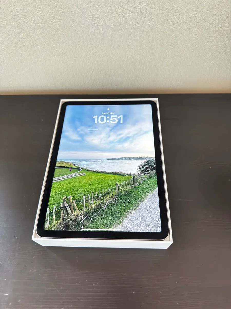 iPad Air - Brand New Condition - Image 2