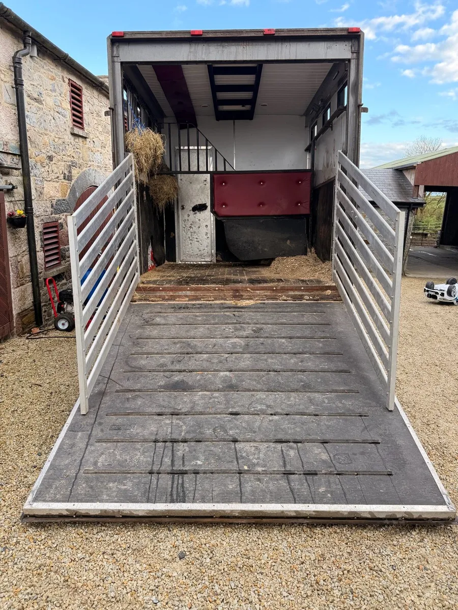 Horsetruck DAF L45, 3 horse - Image 4
