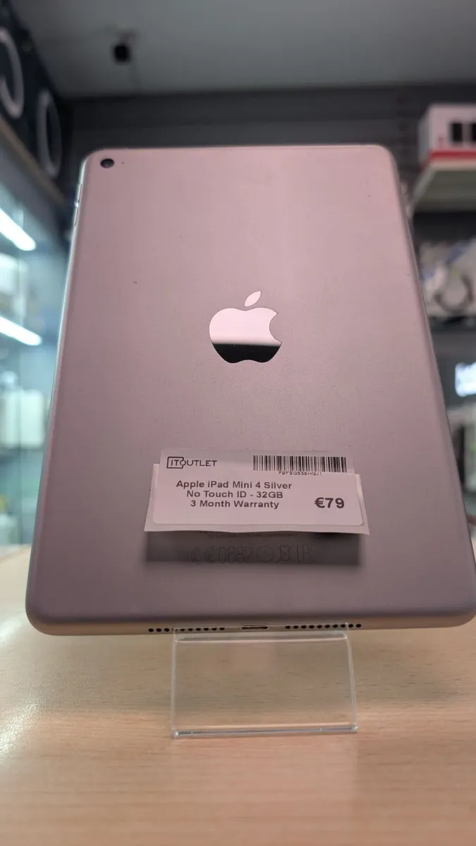 iPad Mini 4 Silver - Image 1