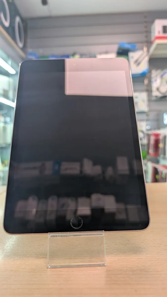 iPad Mini 4 Silver - Image 2