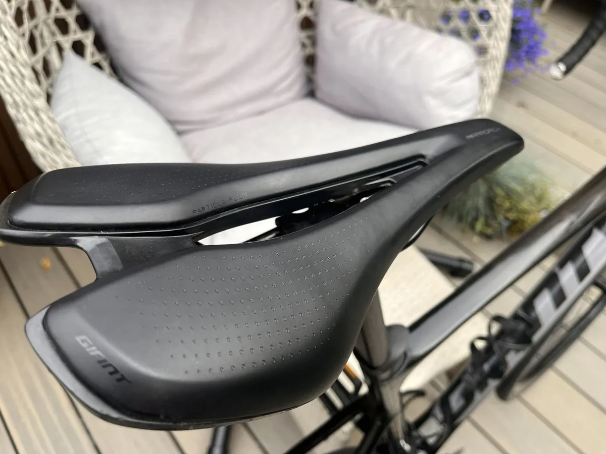 Giant Defy Black Advanced 2 Carbon size L - Image 2