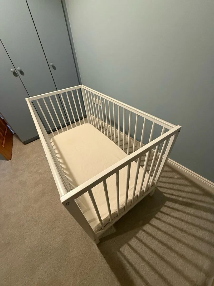 Cot with mattress for Sale - Image 3