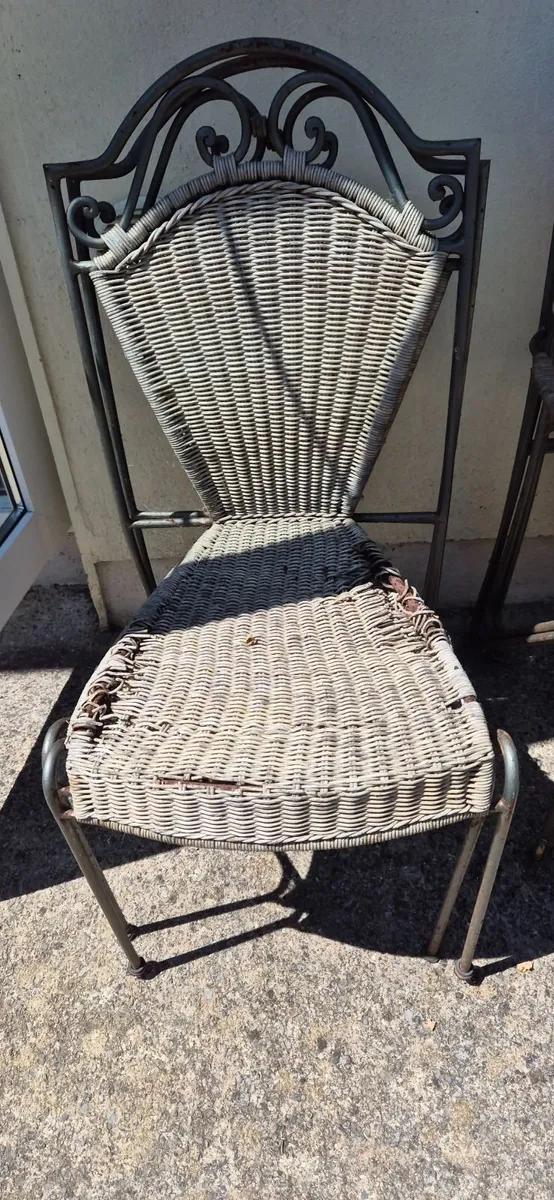 Wicker chairs for upcycling - Image 2