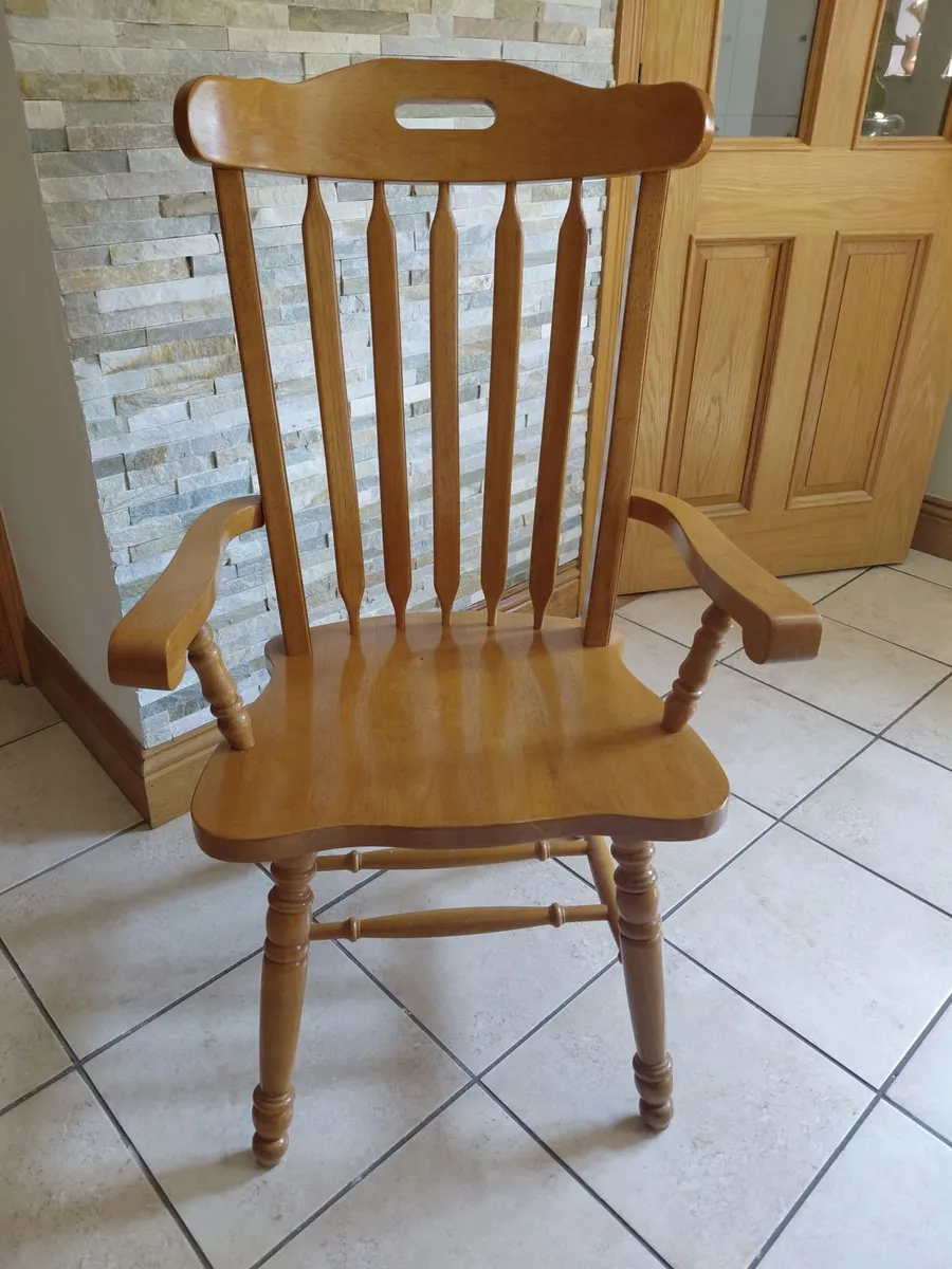 Solid Oak Extending Dining Table and 6 Chairs. - Image 2