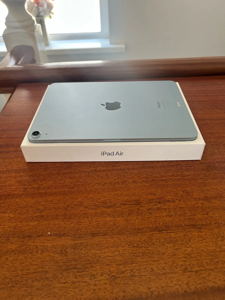 iPad Air 11 inch (m2) - Image 2