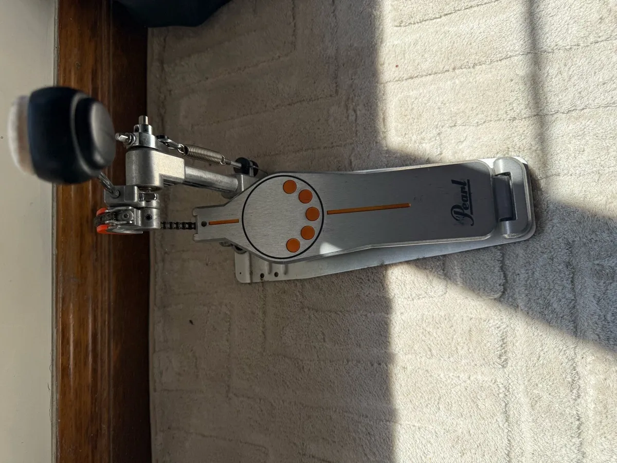 Pearl P-930 single bass drum pedal