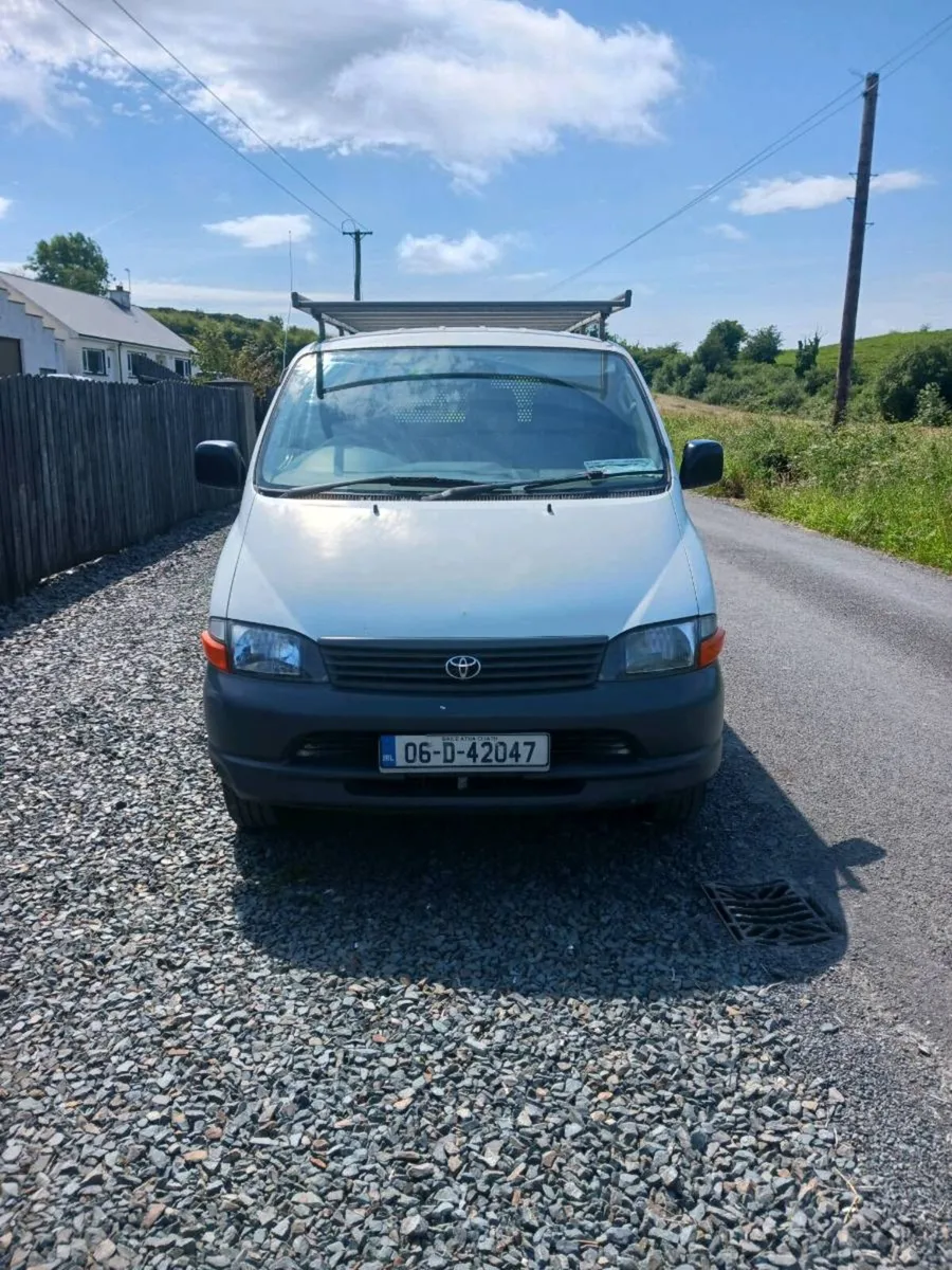 2006 toyota hiace, full years test, 9 months tax - Image 2