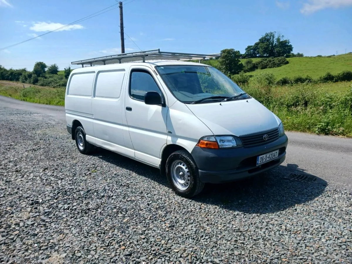 2006 toyota hiace, full years test, 9 months tax - Image 3