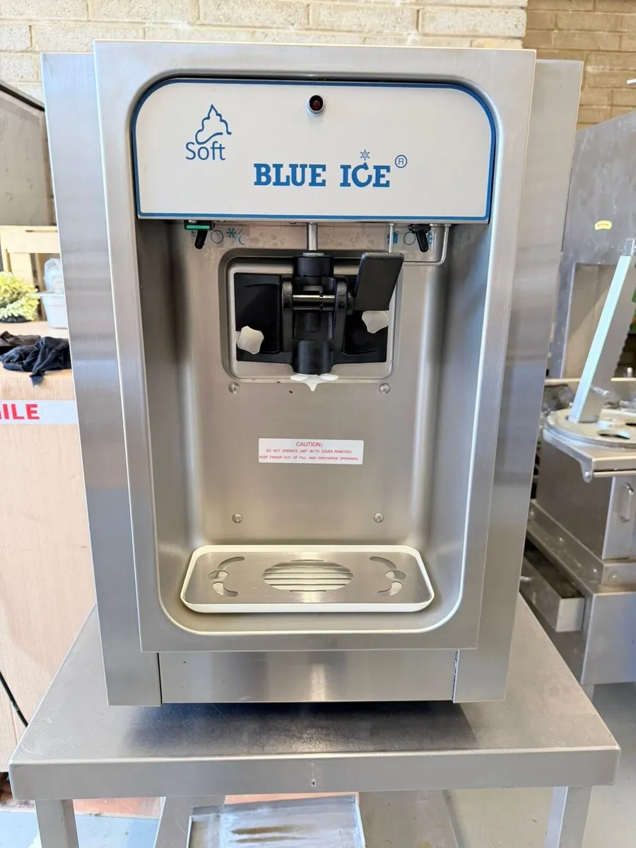 Blue ice Soft ice cream - Image 1