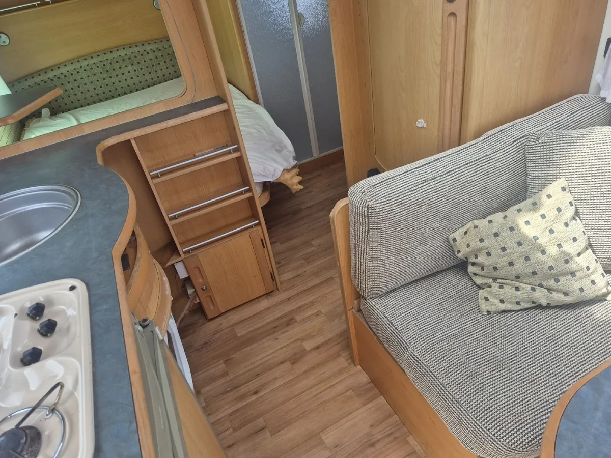Caravan - Image 4