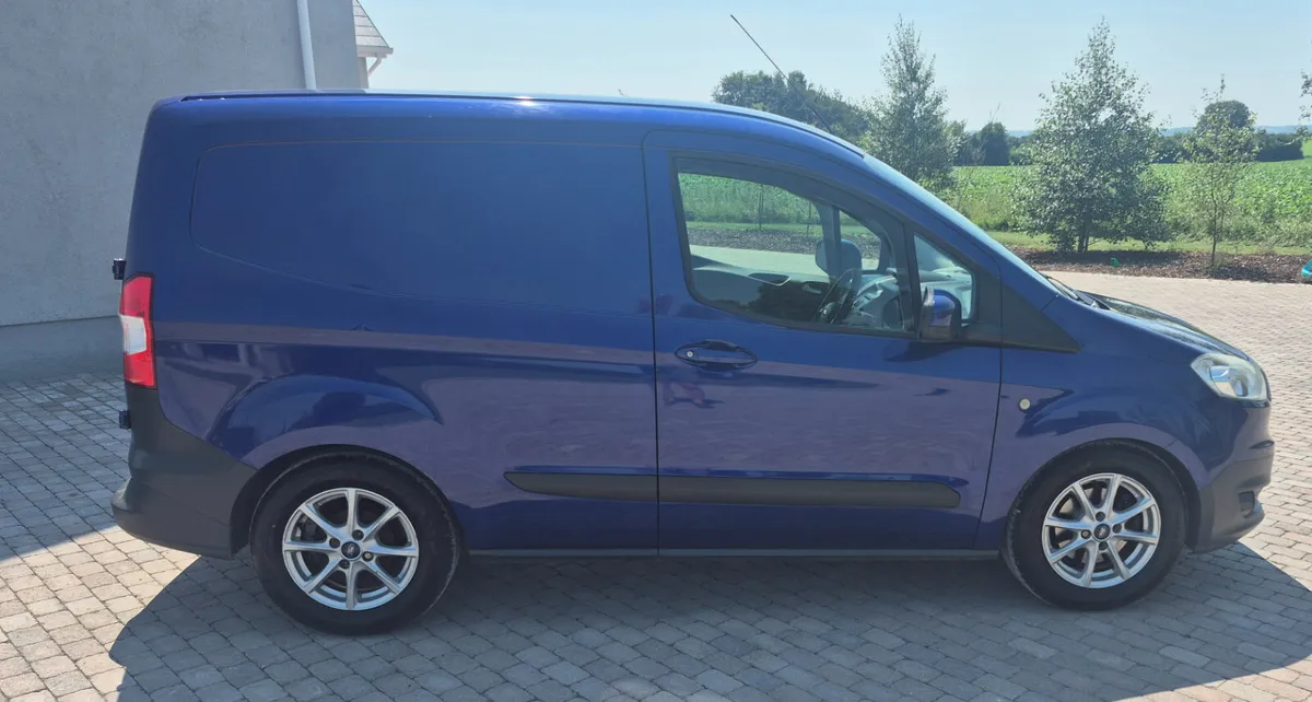 2015 Ford Transit Courier - Image 2