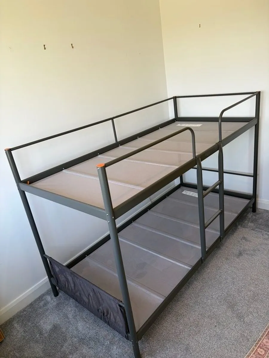Bunk beds - Image 1