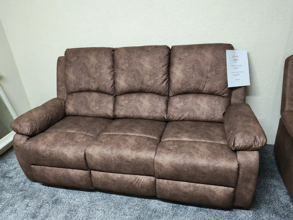 Was €1,299Special offer now €899 Limited stock - Image 2
