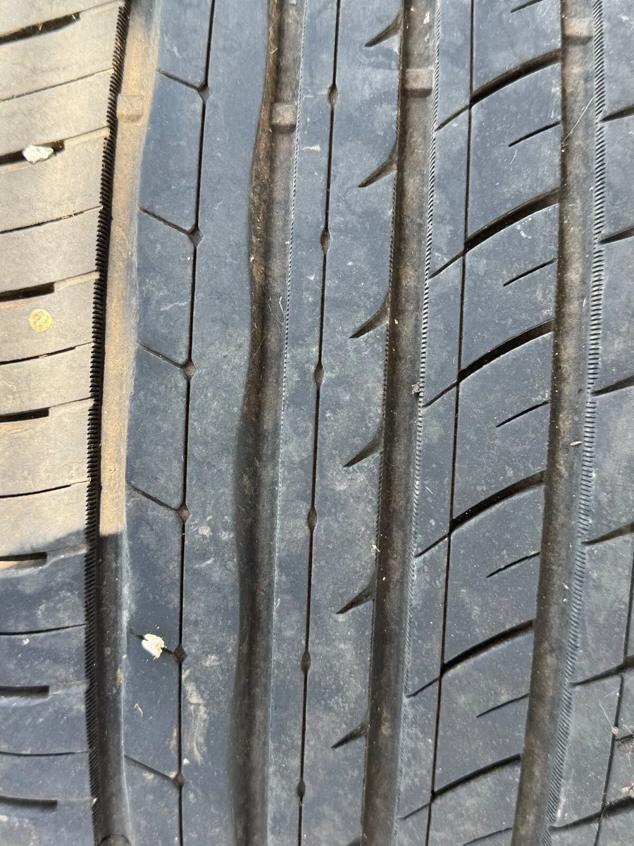 BMW Alloy Wheel and run flat tyre - Image 3
