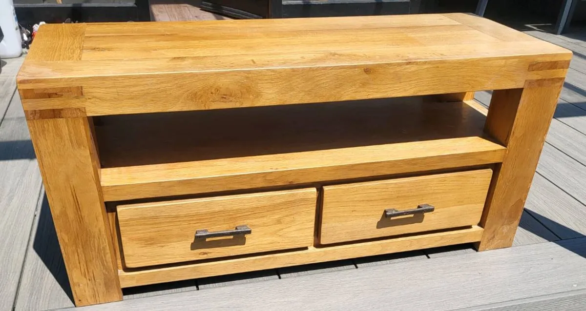 Solid Oak TV Stand/Media Unit, Excellent Condition - Image 1