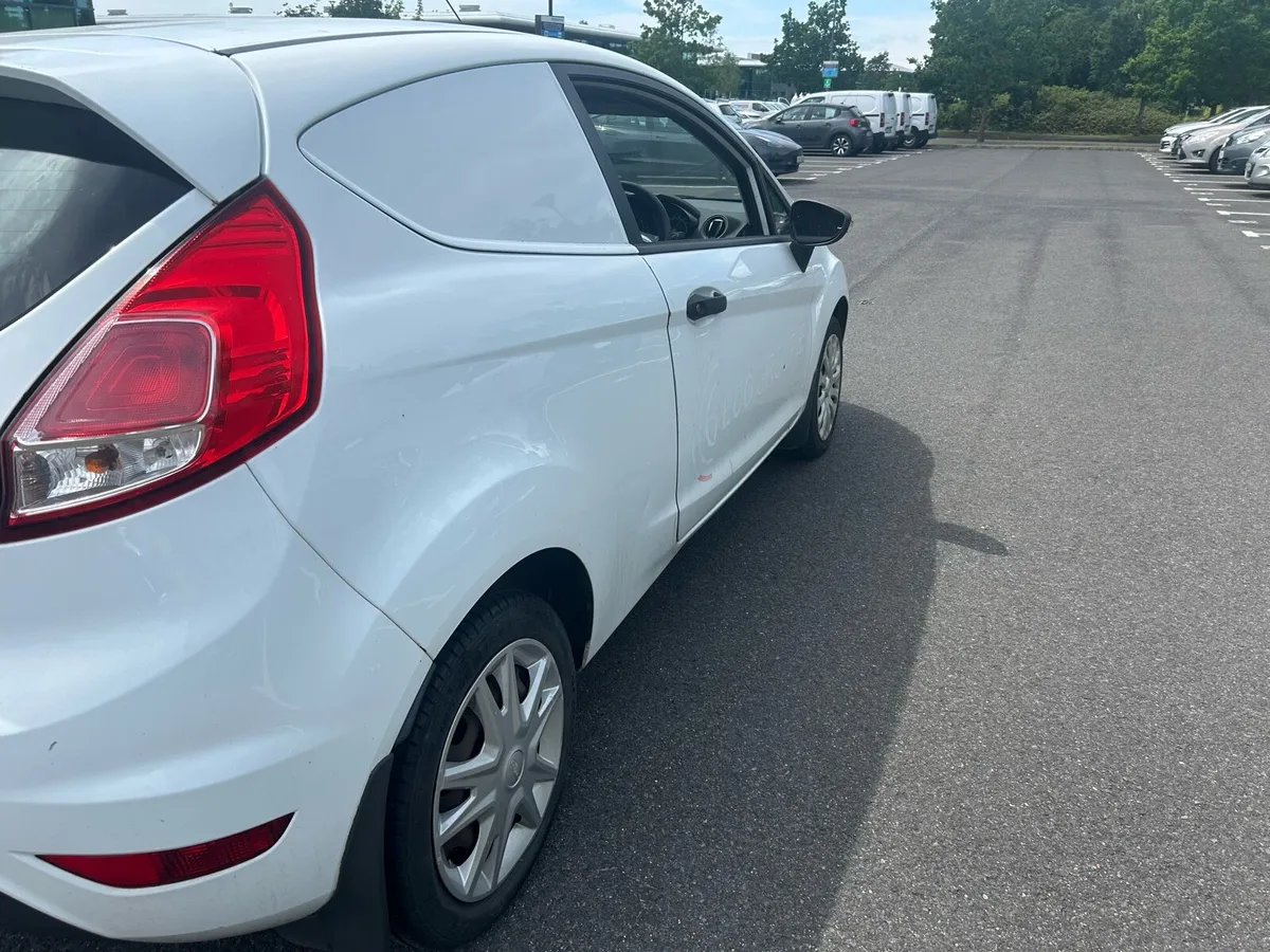 2013 ford fiesta van - Image 2