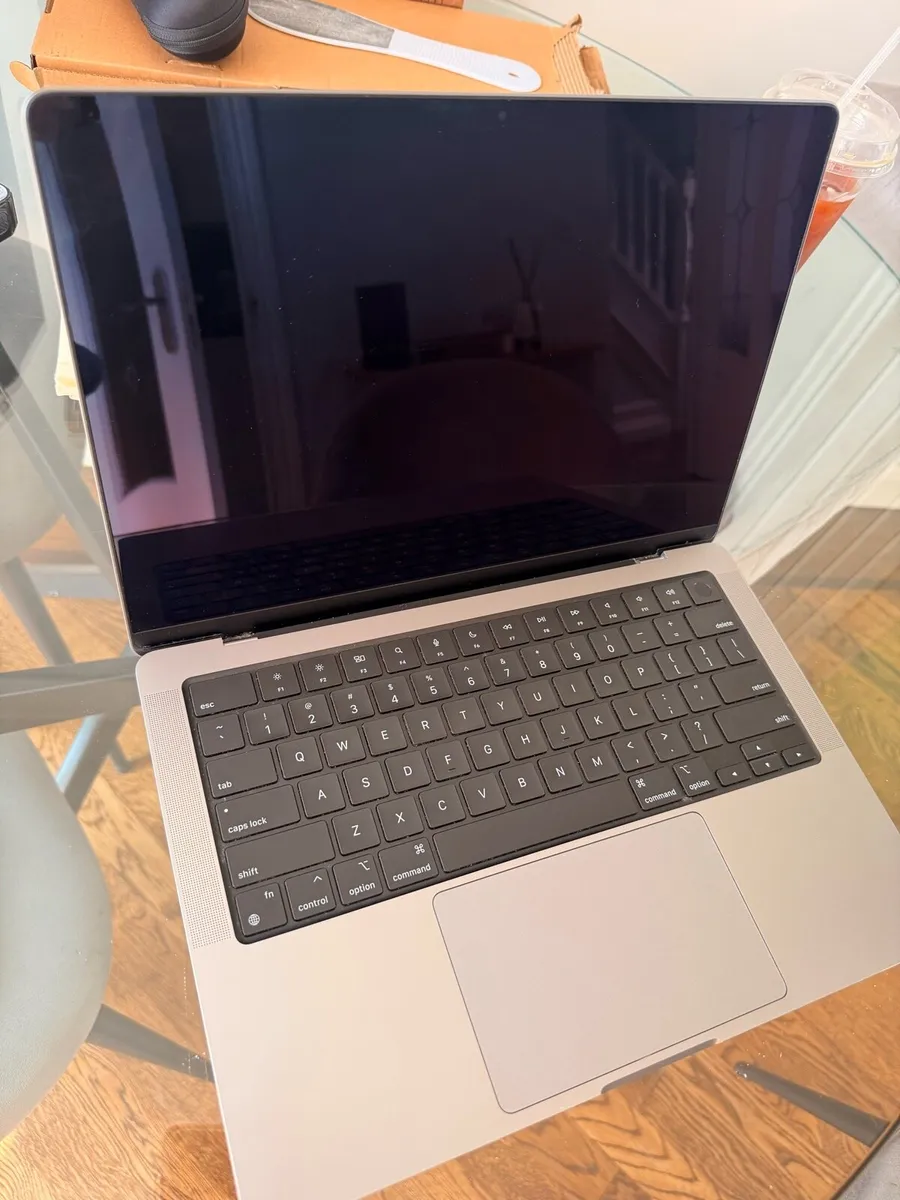 MacBook Pro - Image 4
