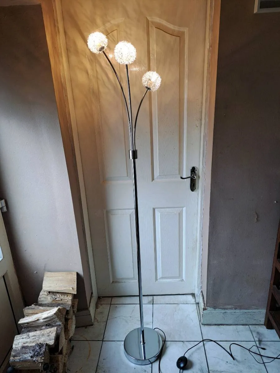 Beautiful floor lamp - Image 1