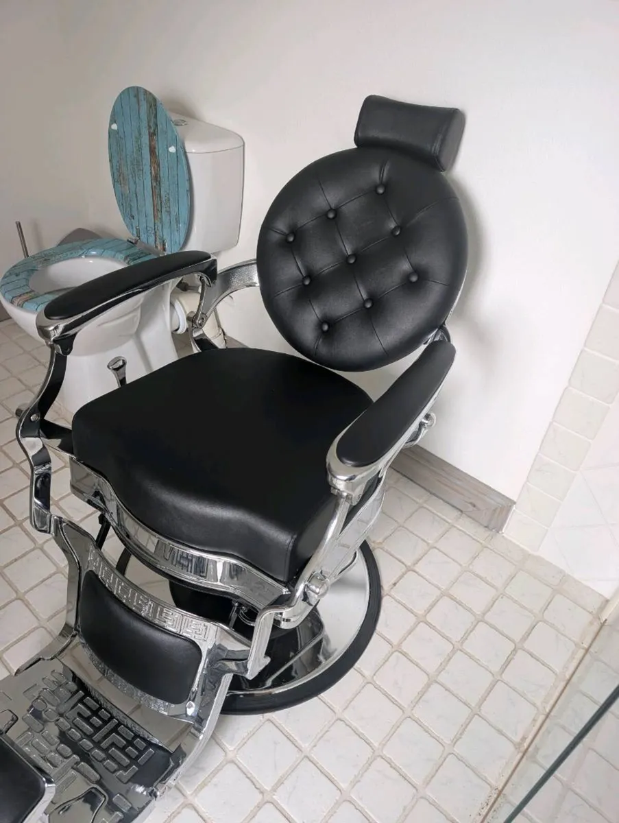 Barbers Chair - Image 2