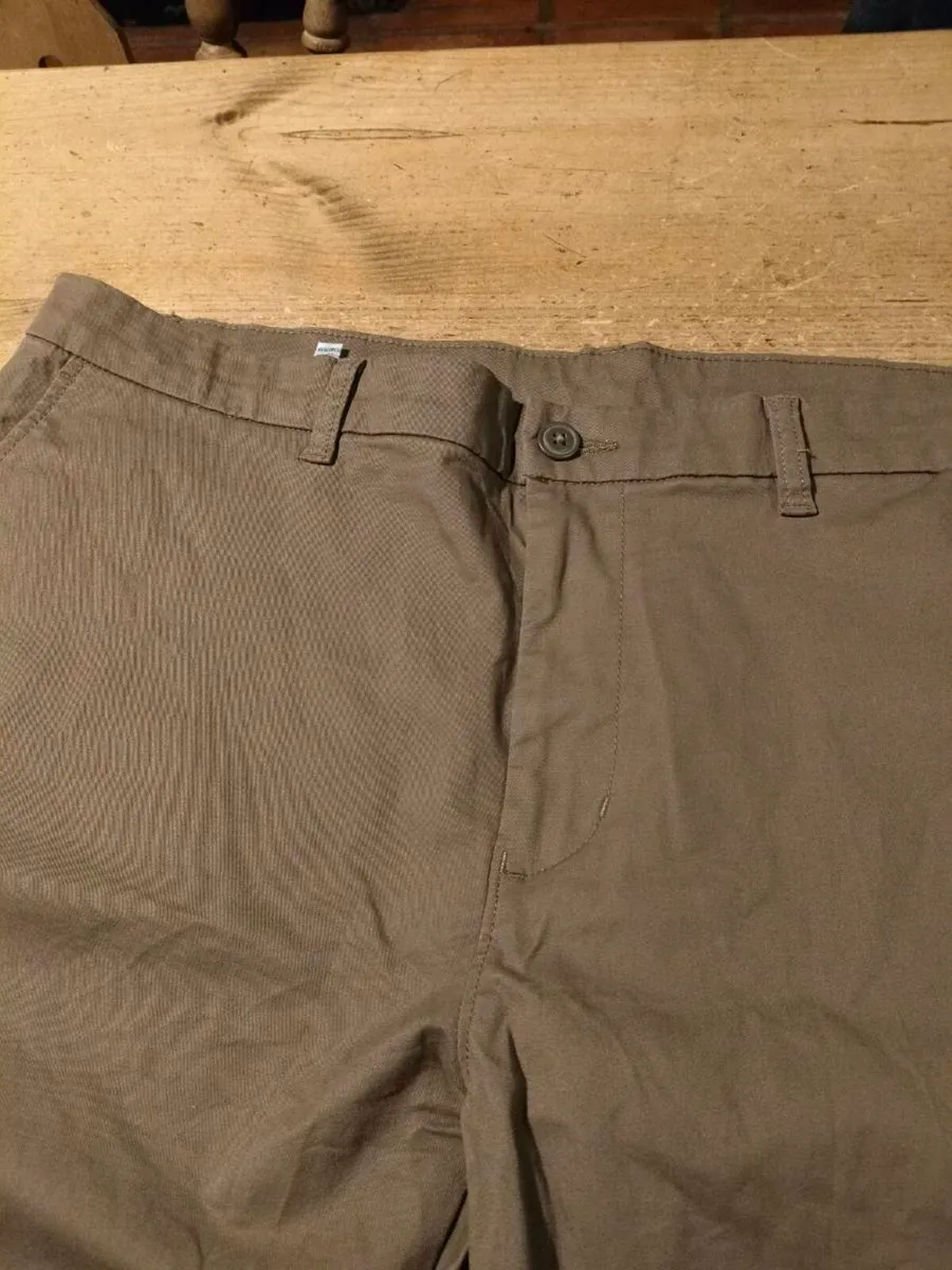 Mens Dunne Stores tan trousers. W. 40"
Leg. 30". 9 - Image 4