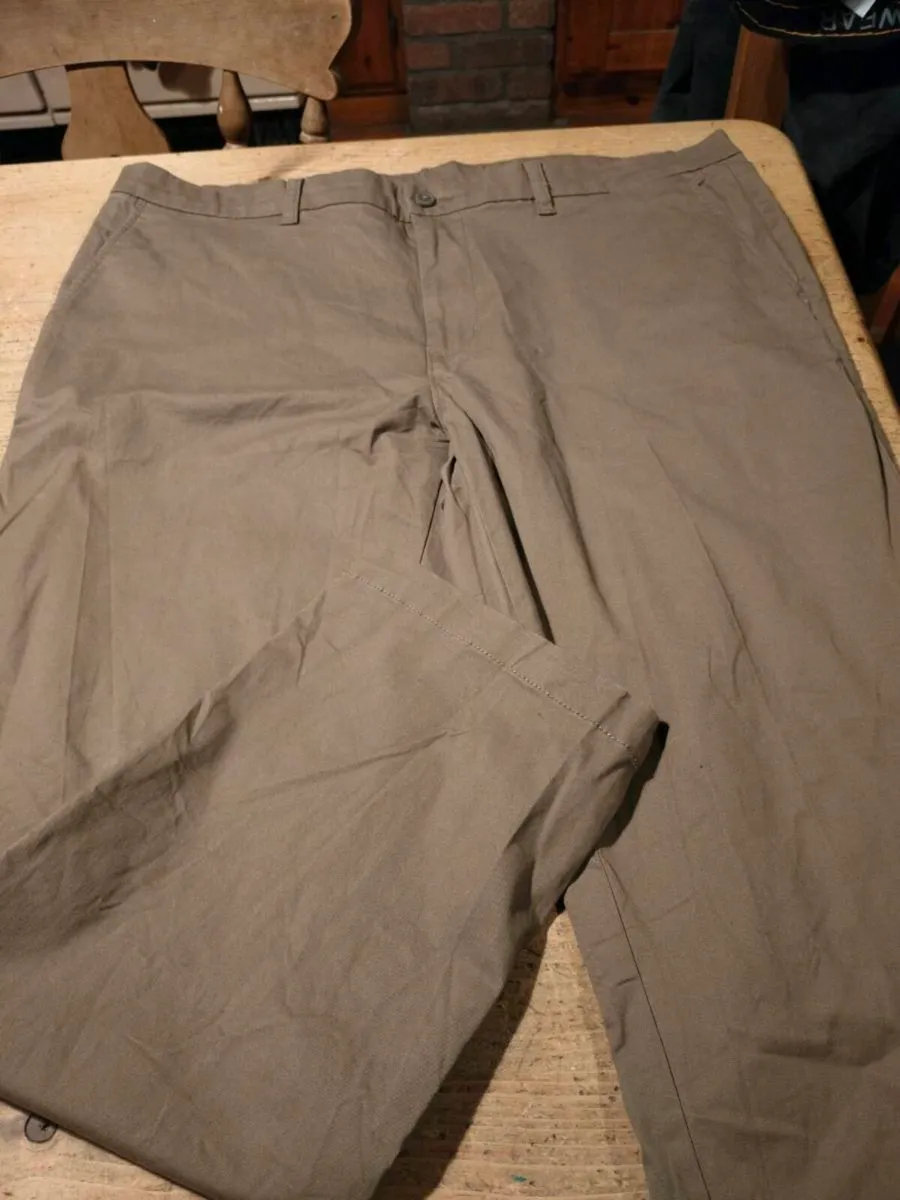 Mens Dunne Stores tan trousers. W. 40"
Leg. 30". 9 - Image 3