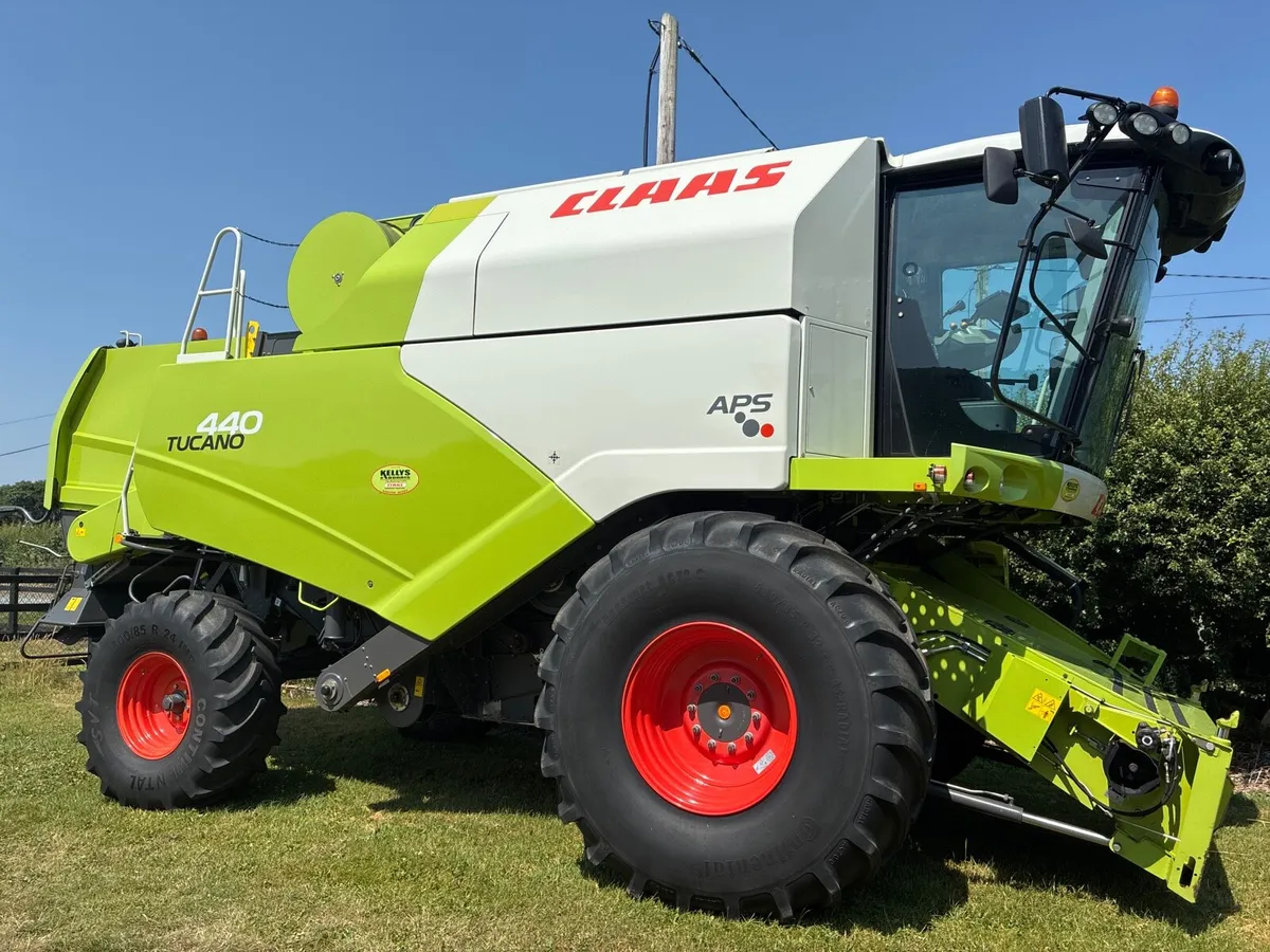 Claas Tucanno440 - Image 1