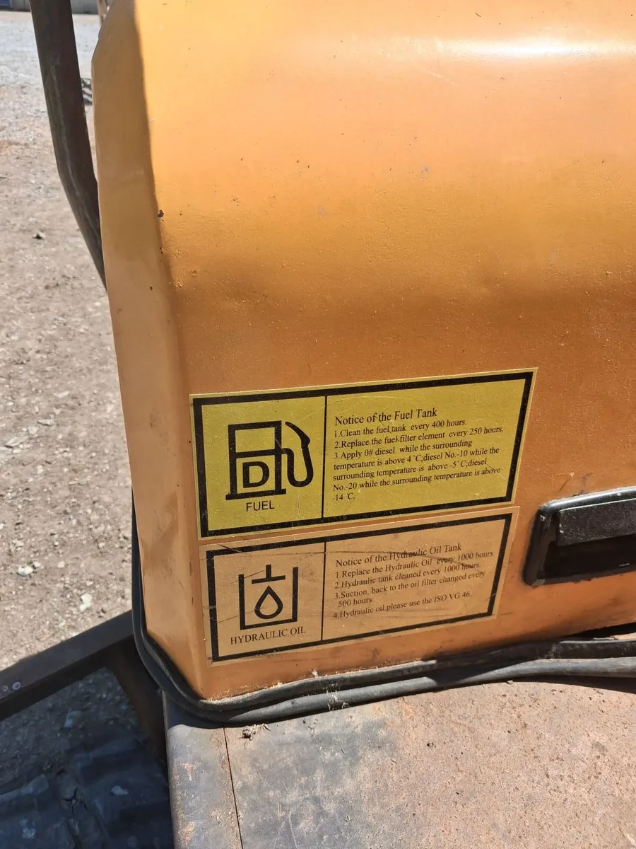 1 tonne Mini digger - Image 4