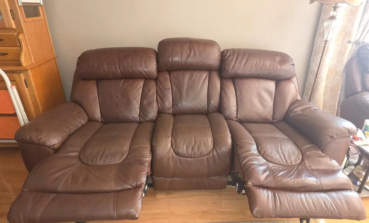 Electric Leather Recliner - Image 4