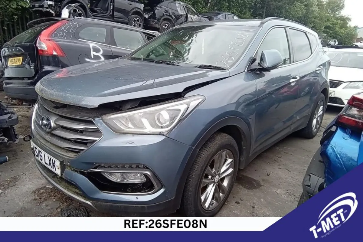 2016 HYUNDAI SANTA FE BREAKING FOR PARTS - Image 1