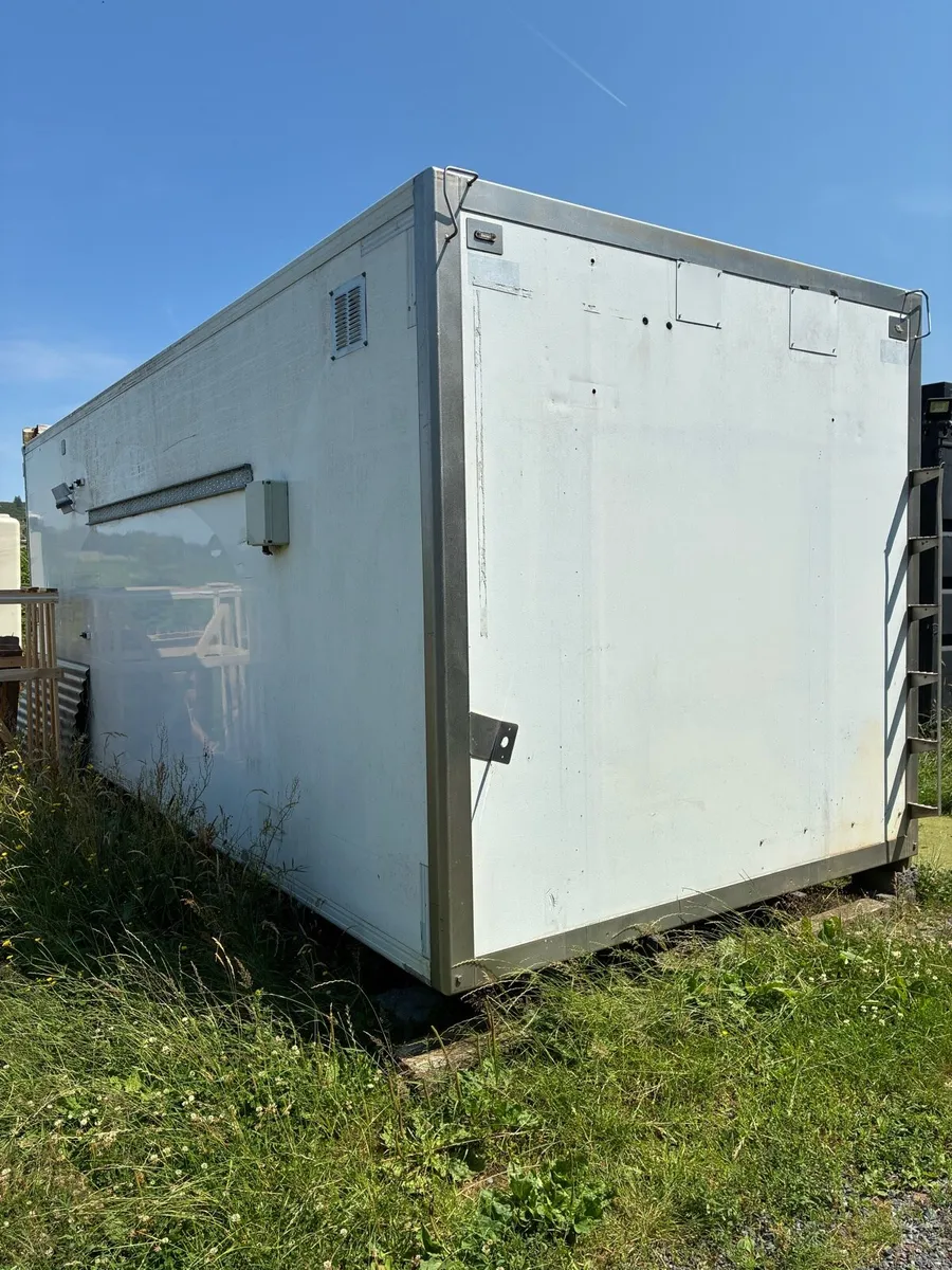 Box body (food unit/changing room/storage) - Image 2