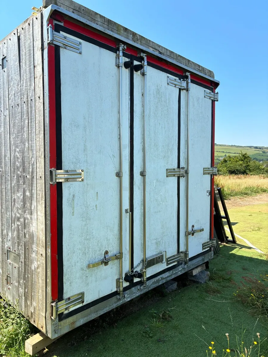 Box body (food unit/changing room/storage) - Image 3